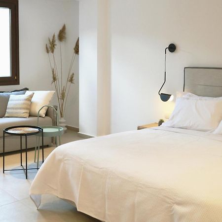 Iades Suites Afytos Rom bilde
